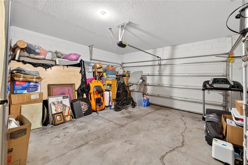 For Rent: $3,800 (6 beds, 4 baths, 4247 Square Feet)