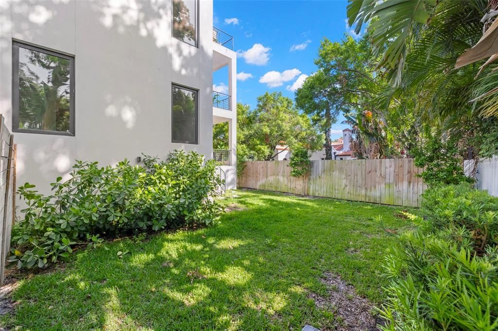 Active With Contract: $2,100,000 (4 beds, 4 baths, 4331 Square Feet)