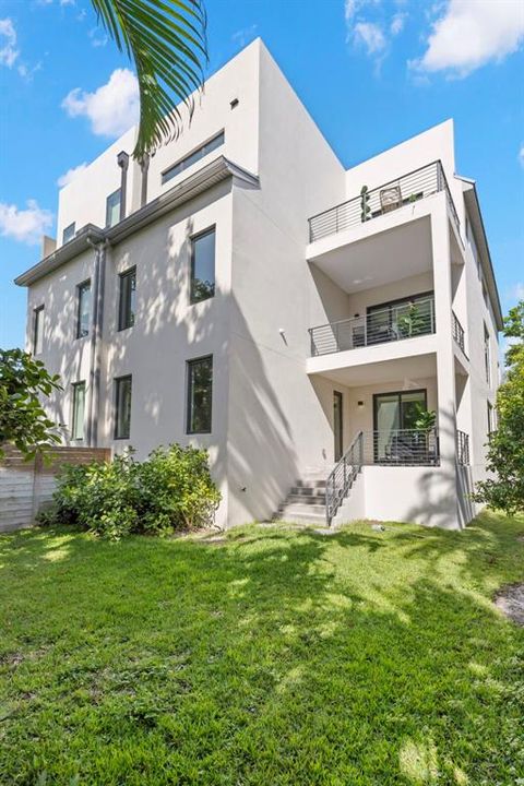 Active With Contract: $2,100,000 (4 beds, 4 baths, 4331 Square Feet)