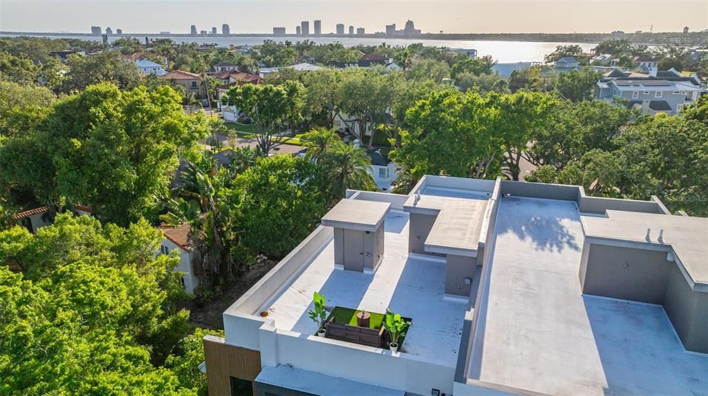 Active With Contract: $2,100,000 (4 beds, 4 baths, 4331 Square Feet)