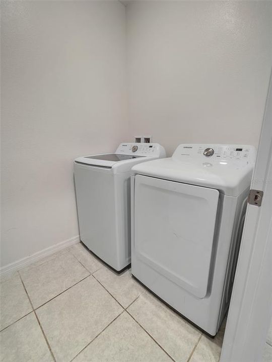 For Sale: $285,968 (3 beds, 2 baths, 1445 Square Feet)