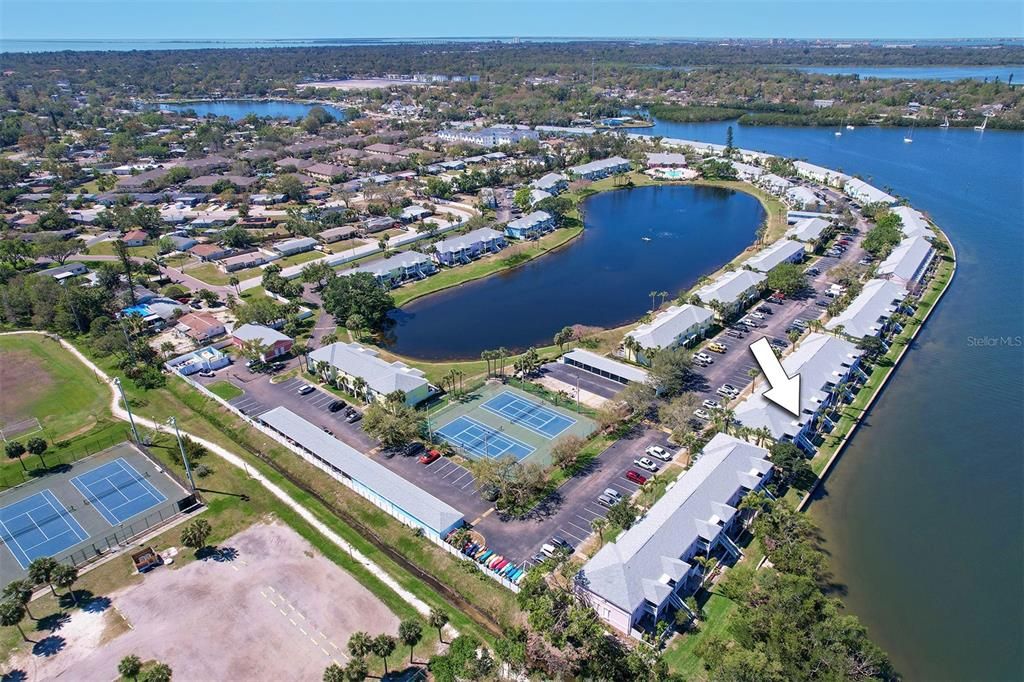 На продажу: $255,000 (1 спален, 1 ванн, 717 Квадратных фут)