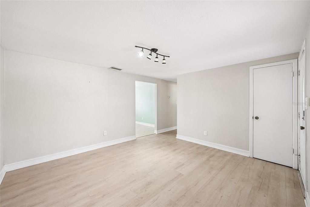 For Sale: $399,900 (3 beds, 2 baths, 1430 Square Feet)
