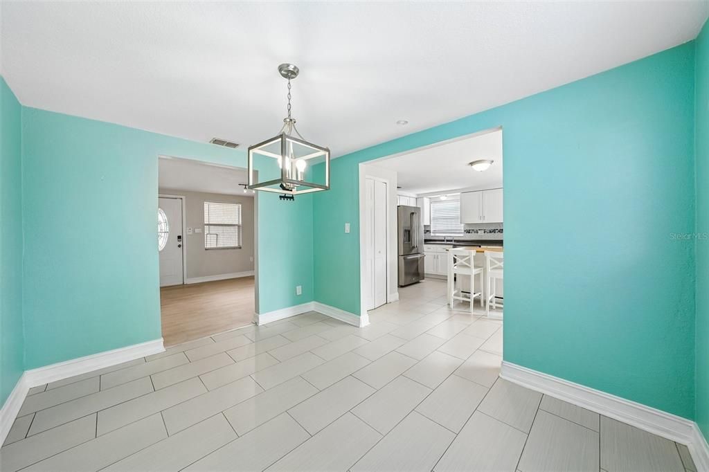 For Sale: $399,900 (3 beds, 2 baths, 1430 Square Feet)
