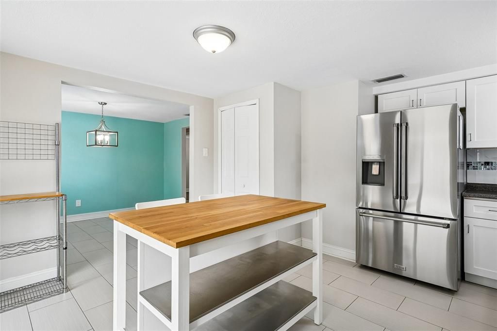 For Sale: $399,900 (3 beds, 2 baths, 1430 Square Feet)