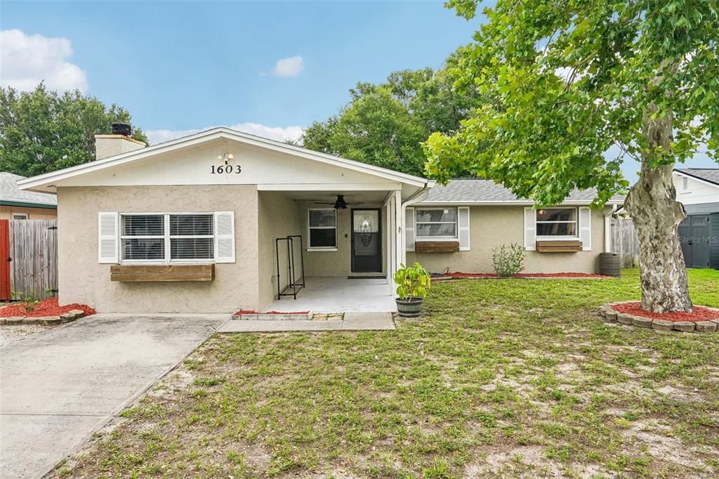 For Sale: $399,900 (3 beds, 2 baths, 1430 Square Feet)
