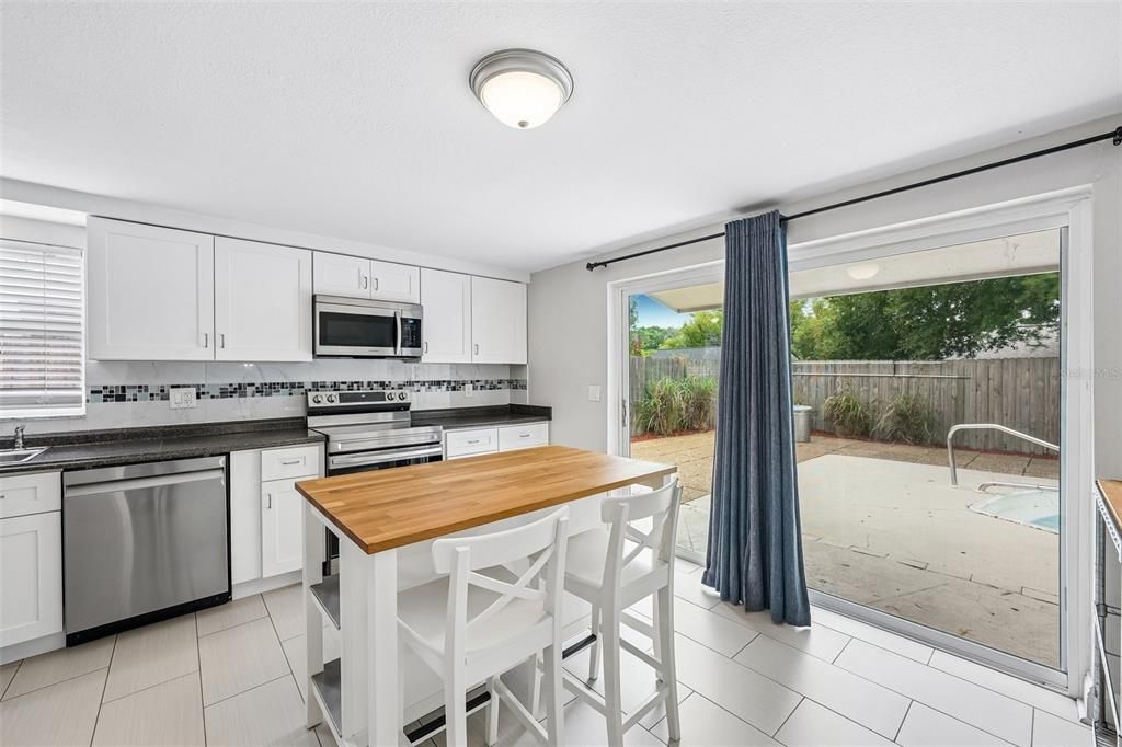For Sale: $399,900 (3 beds, 2 baths, 1430 Square Feet)