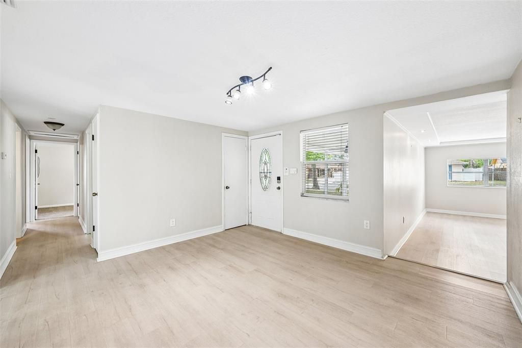 For Sale: $399,900 (3 beds, 2 baths, 1430 Square Feet)
