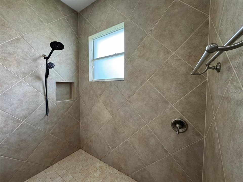 В аренду: $3,500 (5 спален, 4 ванн, 3438 Квадратных фут)