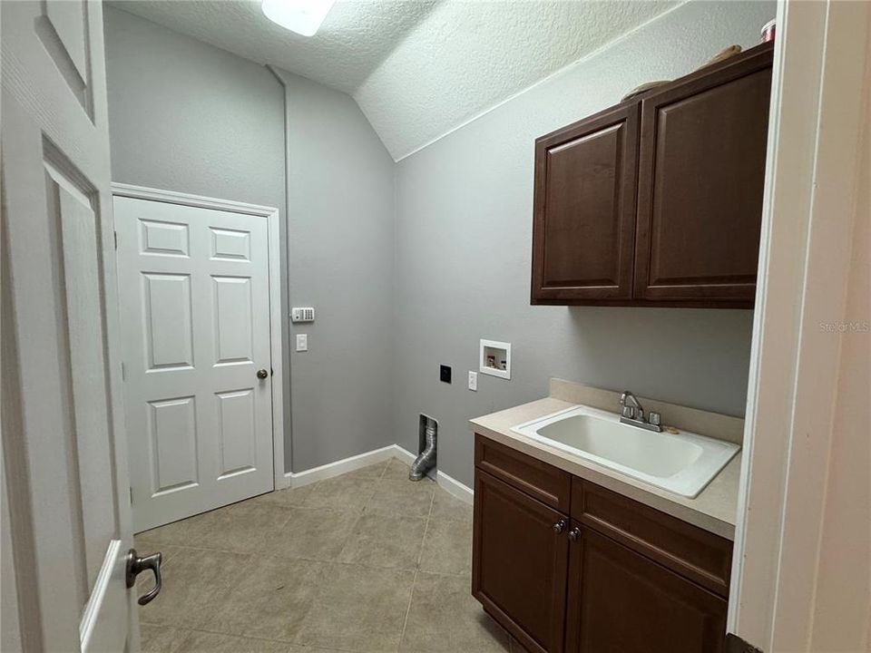 В аренду: $3,500 (5 спален, 4 ванн, 3438 Квадратных фут)