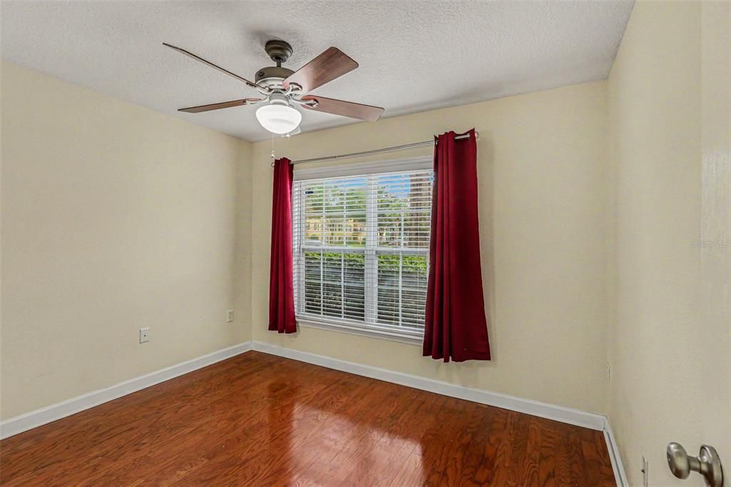 For Sale: $145,000 (1 beds, 1 baths, 830 Square Feet)
