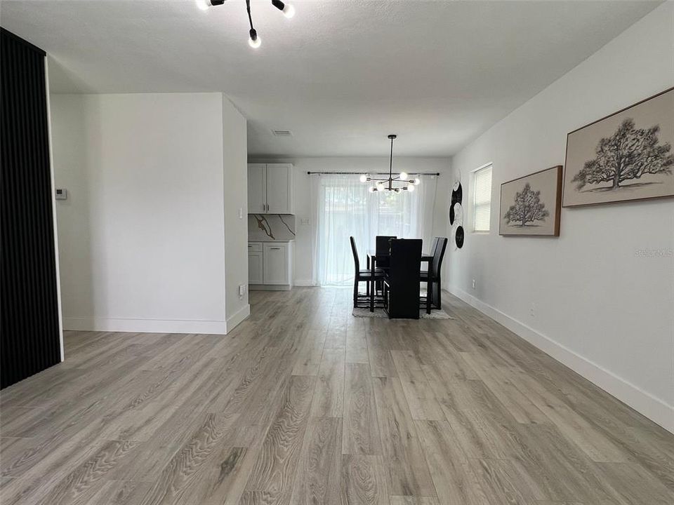 For Sale: $290,000 (3 beds, 2 baths, 1000 Square Feet)