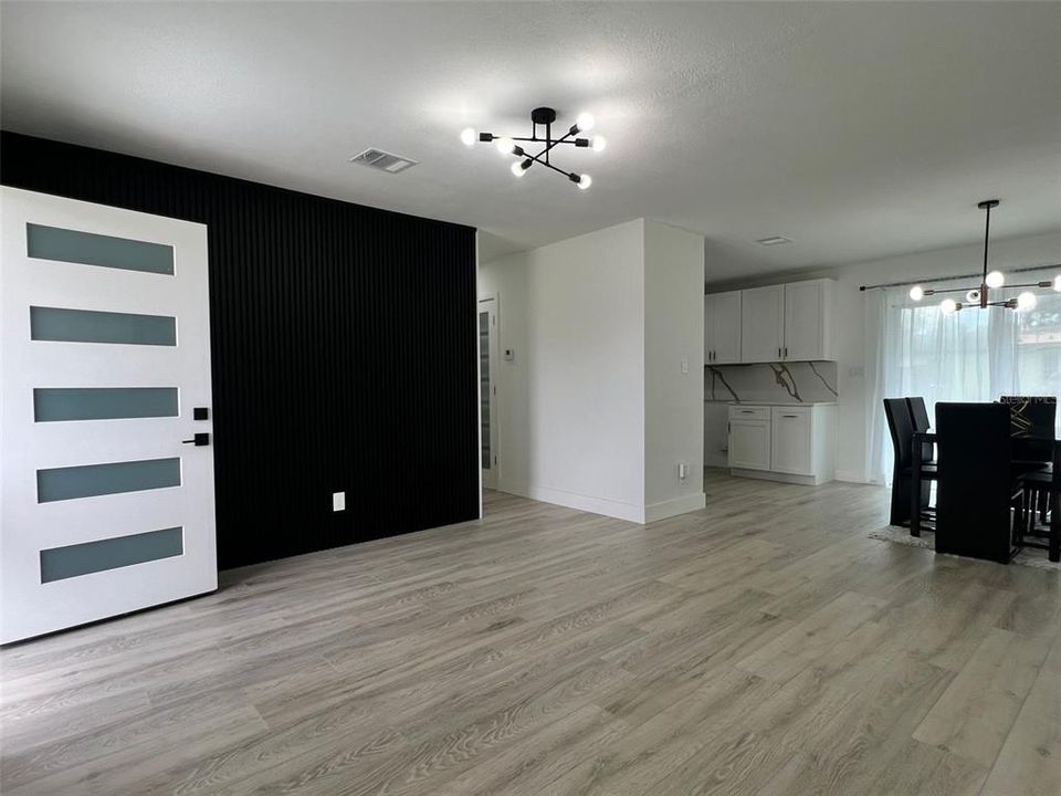 For Sale: $290,000 (3 beds, 2 baths, 1000 Square Feet)