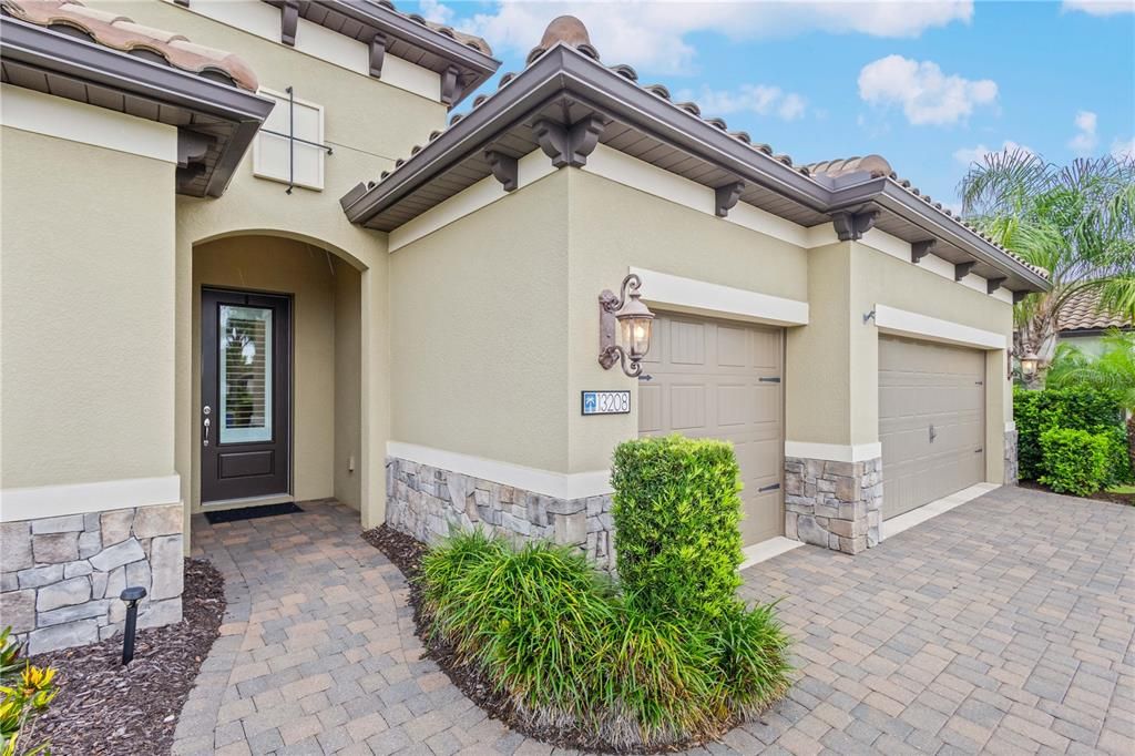 En Venta: $874,000 (4 camas, 3 baños, 2683 Pies cuadrados)