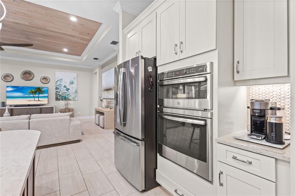 En Venta: $874,000 (4 camas, 3 baños, 2683 Pies cuadrados)