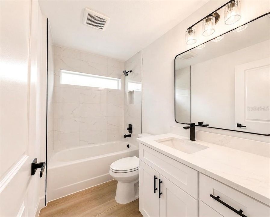 En Venta: $298,800 (3 camas, 2 baños, 1532 Pies cuadrados)