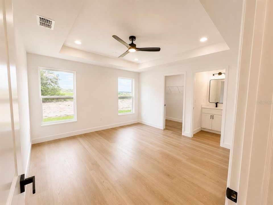 En Venta: $298,800 (3 camas, 2 baños, 1532 Pies cuadrados)