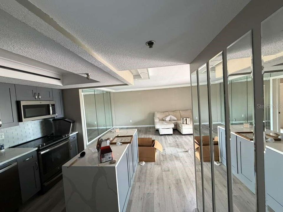 En Venta: $350,000 (3 camas, 3 baños, 1455 Pies cuadrados)