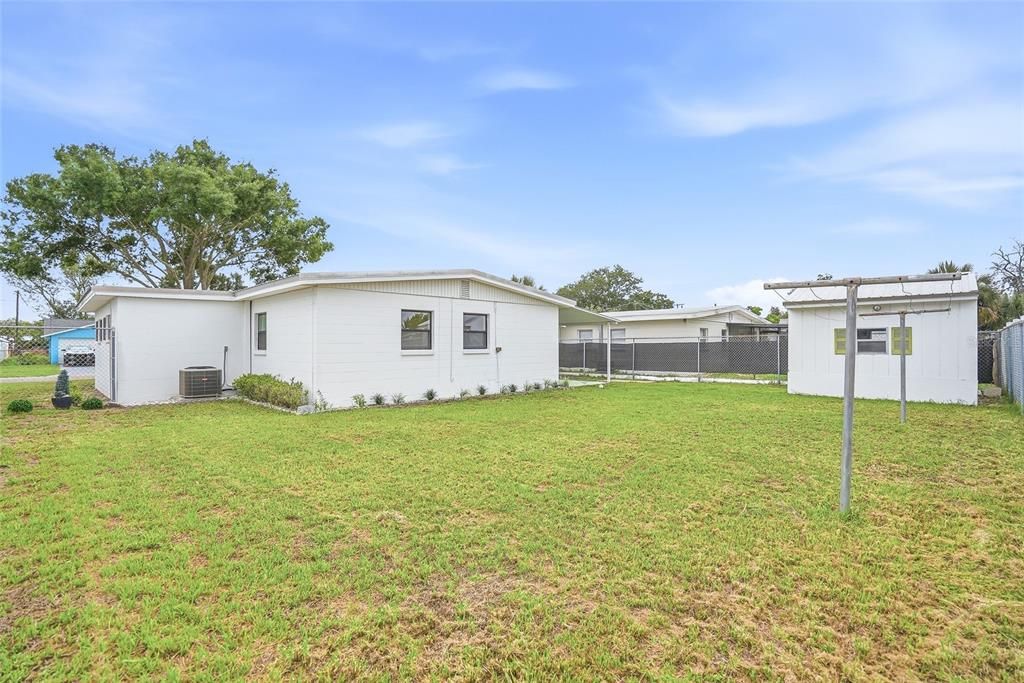 For Sale: $319,900 (3 beds, 2 baths, 1345 Square Feet)