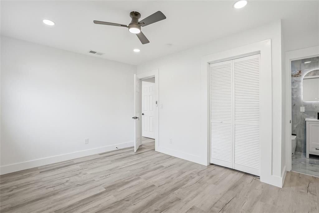 For Sale: $319,900 (3 beds, 2 baths, 1345 Square Feet)