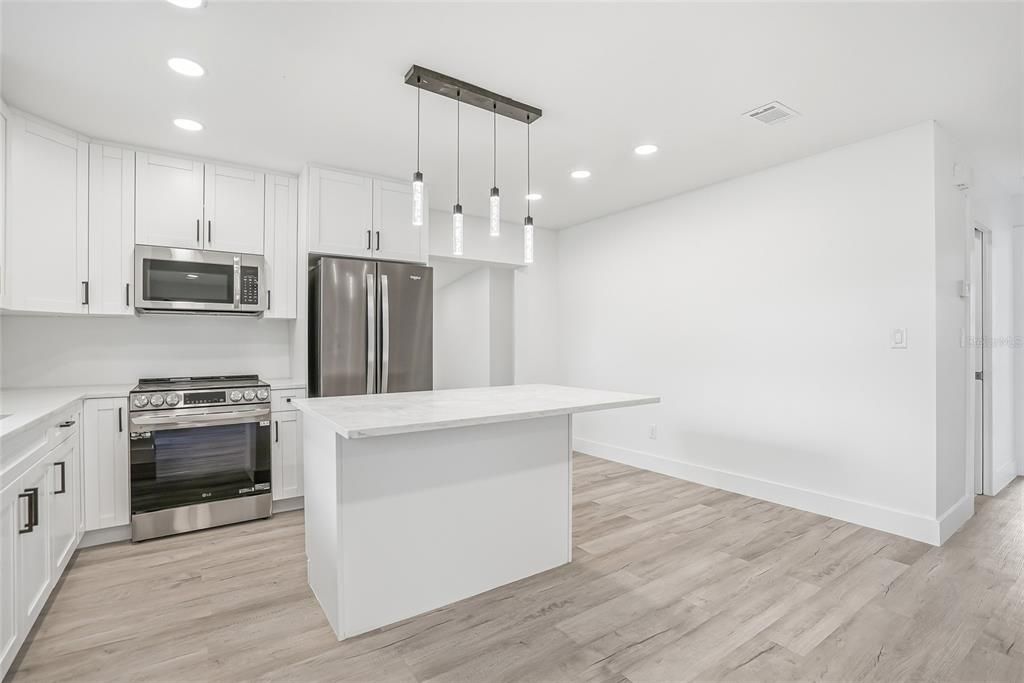 For Sale: $319,900 (3 beds, 2 baths, 1345 Square Feet)