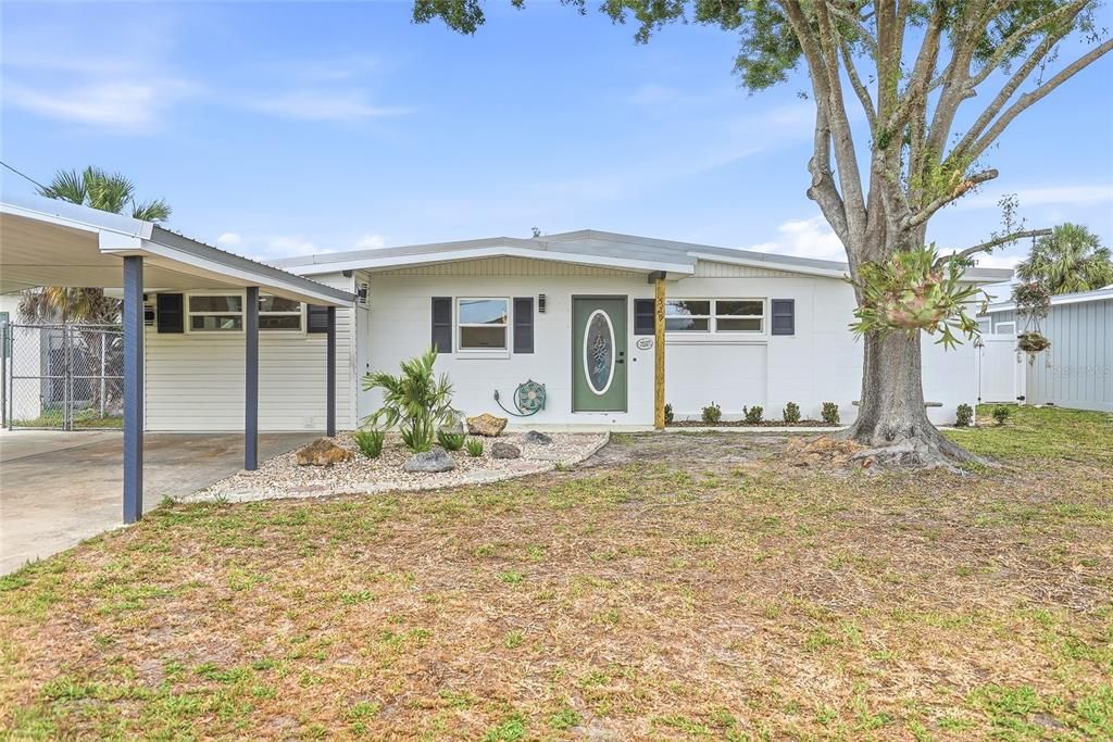 For Sale: $319,900 (3 beds, 2 baths, 1345 Square Feet)