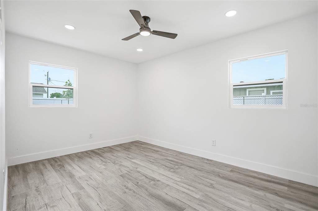 For Sale: $319,900 (3 beds, 2 baths, 1345 Square Feet)