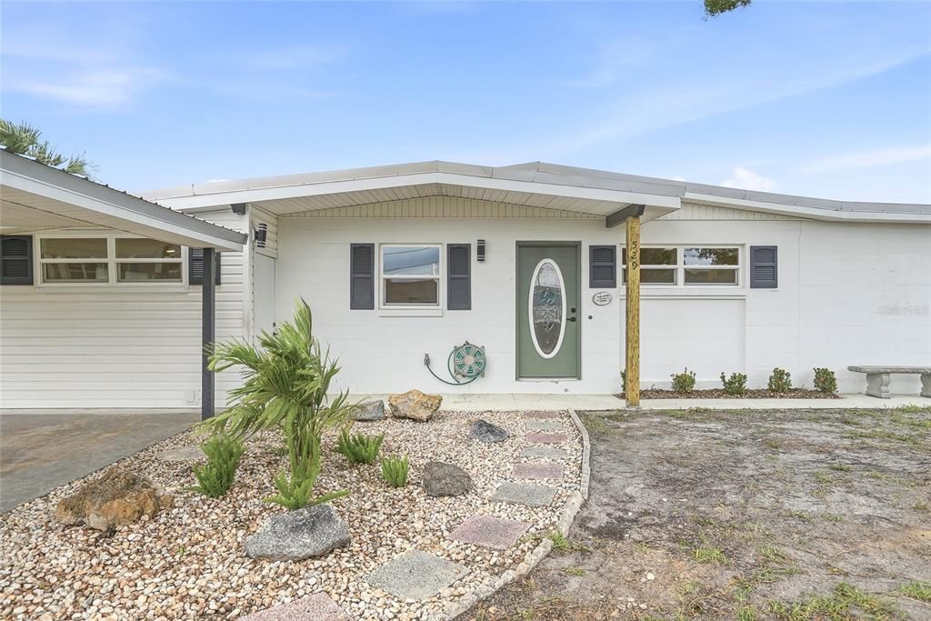 For Sale: $319,900 (3 beds, 2 baths, 1345 Square Feet)