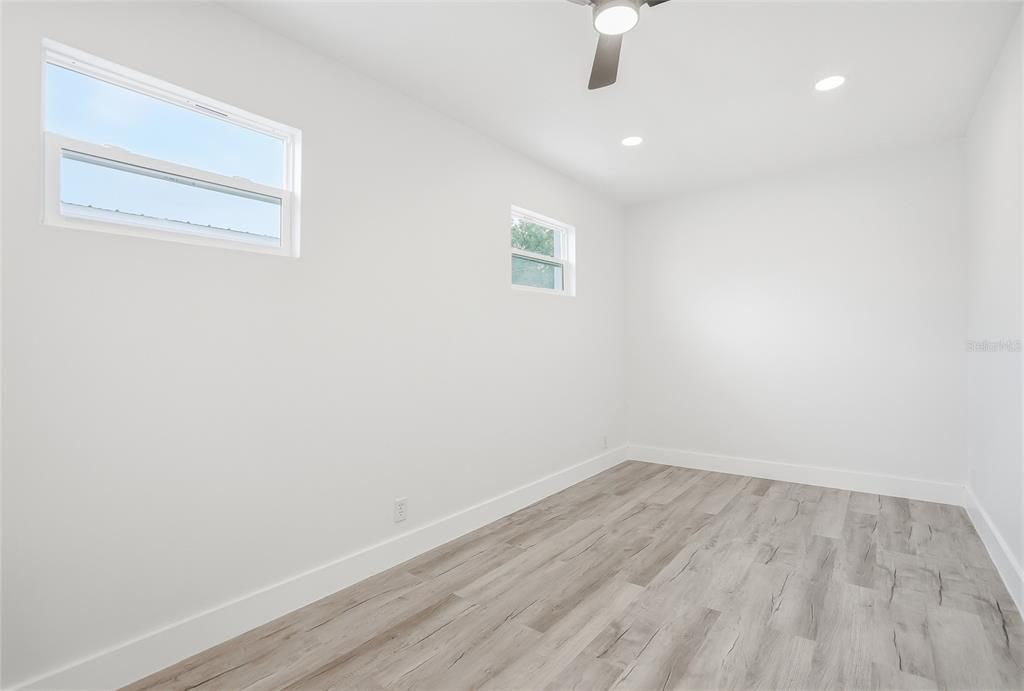 For Sale: $319,900 (3 beds, 2 baths, 1345 Square Feet)