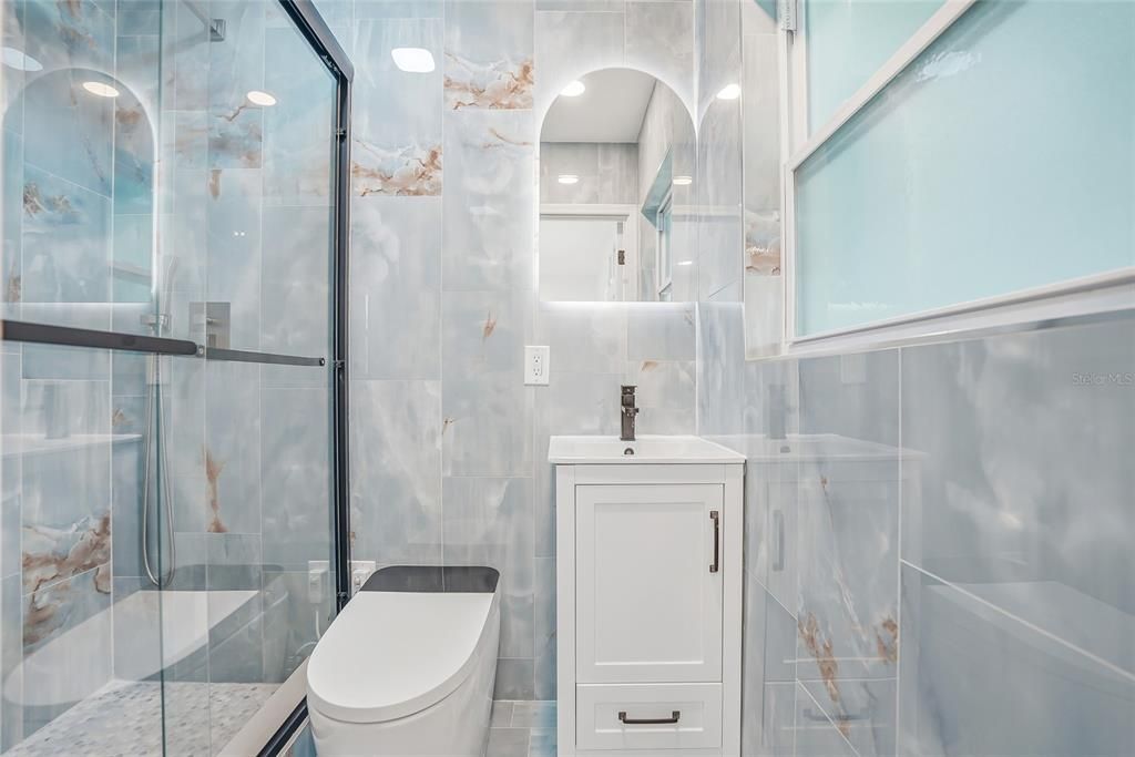 For Sale: $319,900 (3 beds, 2 baths, 1345 Square Feet)
