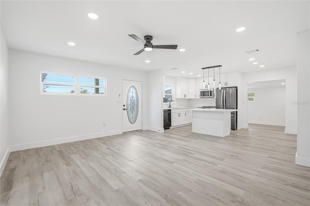 For Sale: $319,900 (3 beds, 2 baths, 1345 Square Feet)