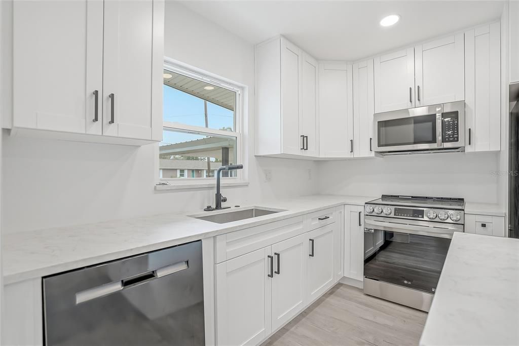 For Sale: $319,900 (3 beds, 2 baths, 1345 Square Feet)