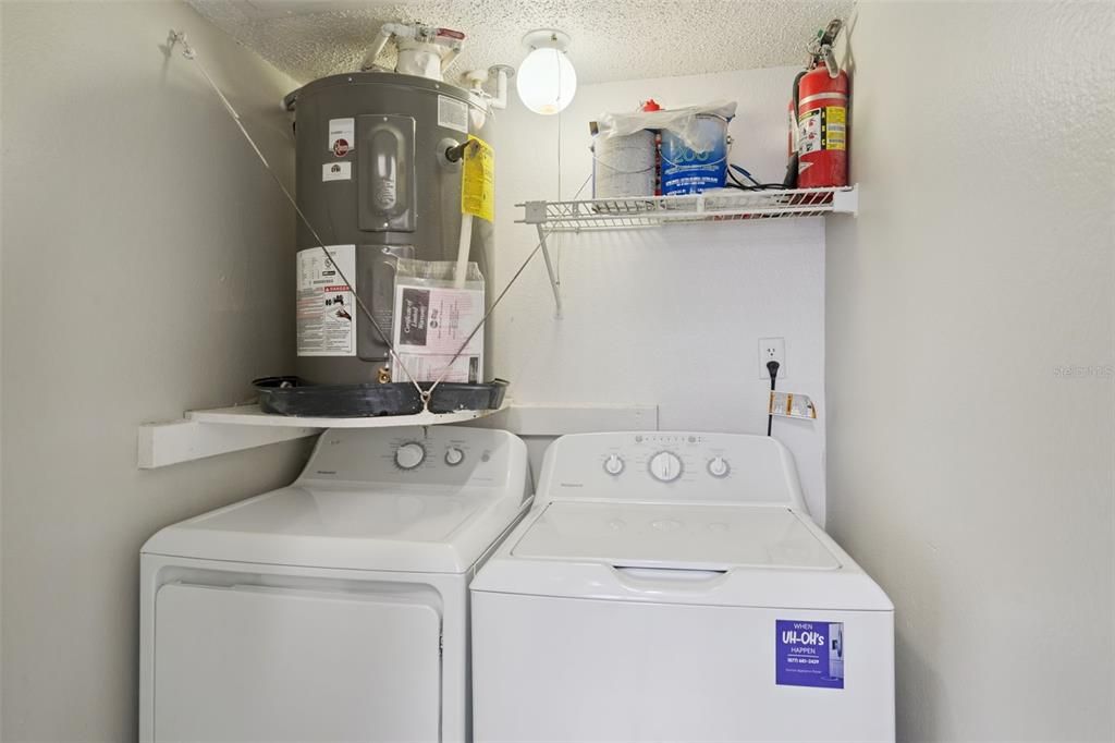 For Sale: $109,900 (2 beds, 2 baths, 864 Square Feet)