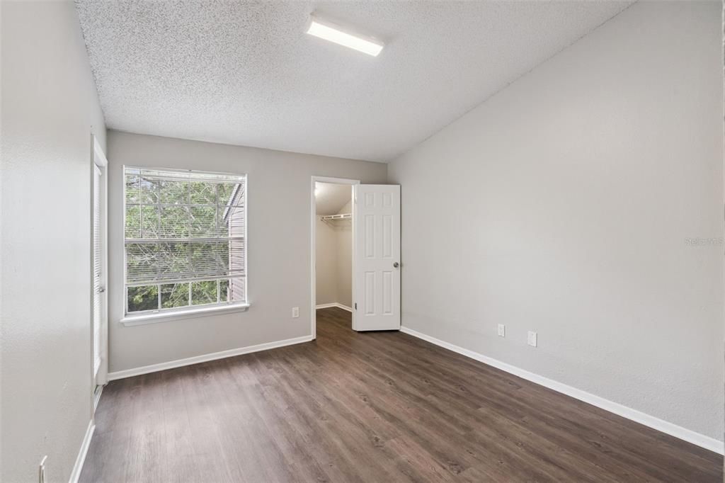 For Sale: $109,900 (2 beds, 2 baths, 864 Square Feet)