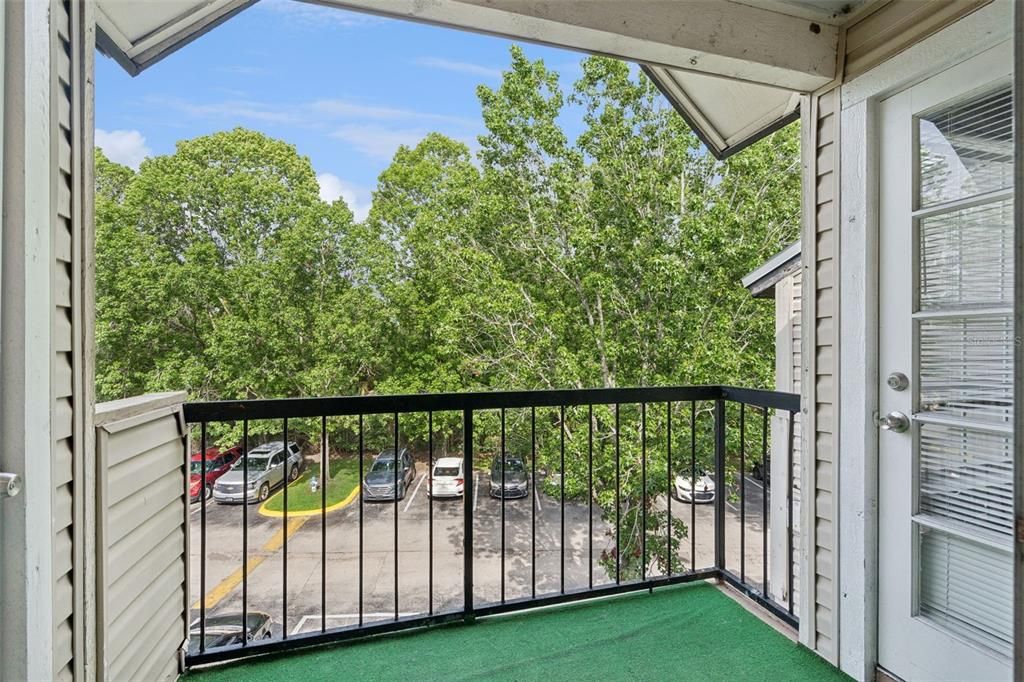 For Sale: $109,900 (2 beds, 2 baths, 864 Square Feet)