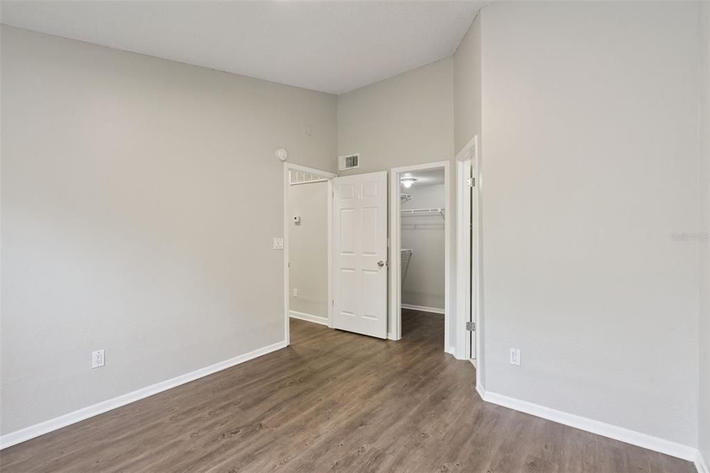 For Sale: $109,900 (2 beds, 2 baths, 864 Square Feet)