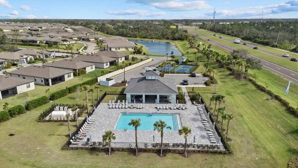 For Sale: $325,000 (4 beds, 3 baths, 2032 Square Feet)