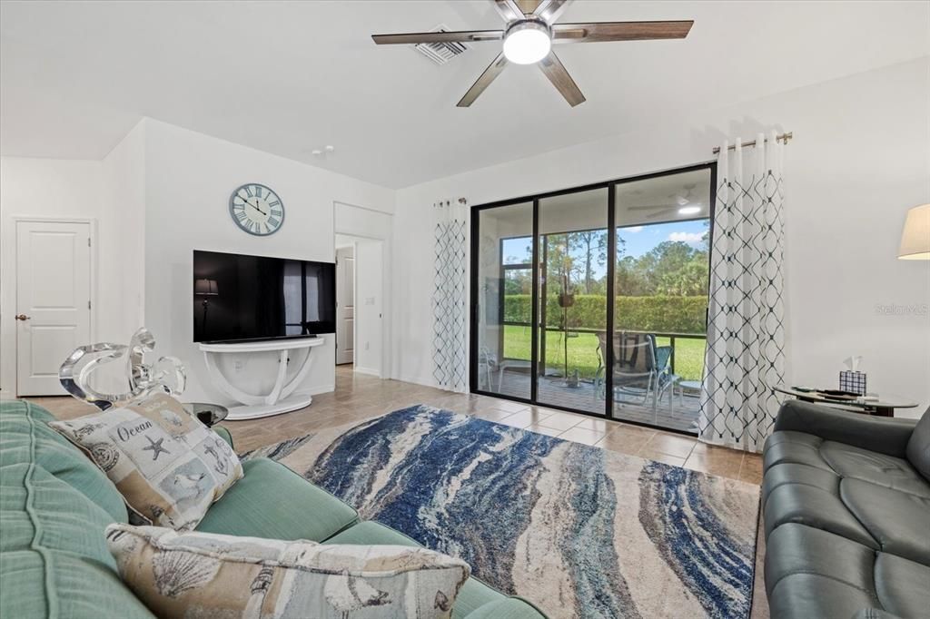 For Sale: $325,000 (4 beds, 3 baths, 2032 Square Feet)