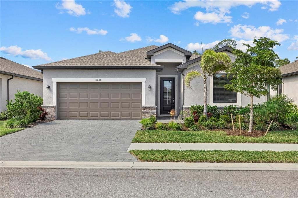 For Sale: $325,000 (4 beds, 3 baths, 2032 Square Feet)