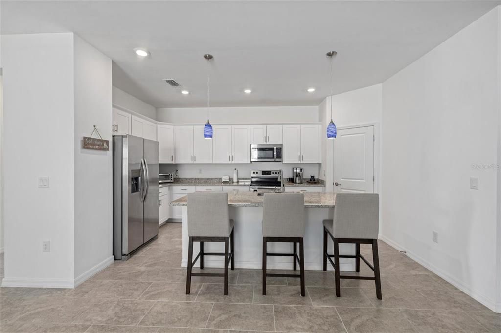 For Sale: $325,000 (4 beds, 3 baths, 2032 Square Feet)