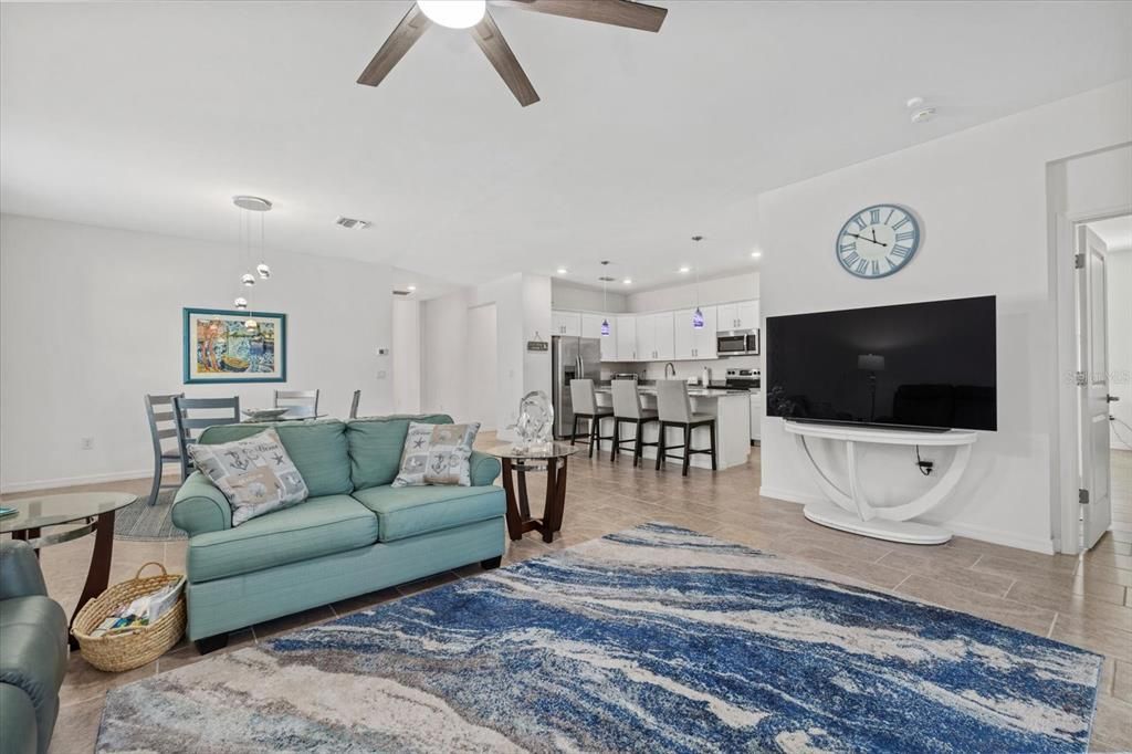 For Sale: $325,000 (4 beds, 3 baths, 2032 Square Feet)