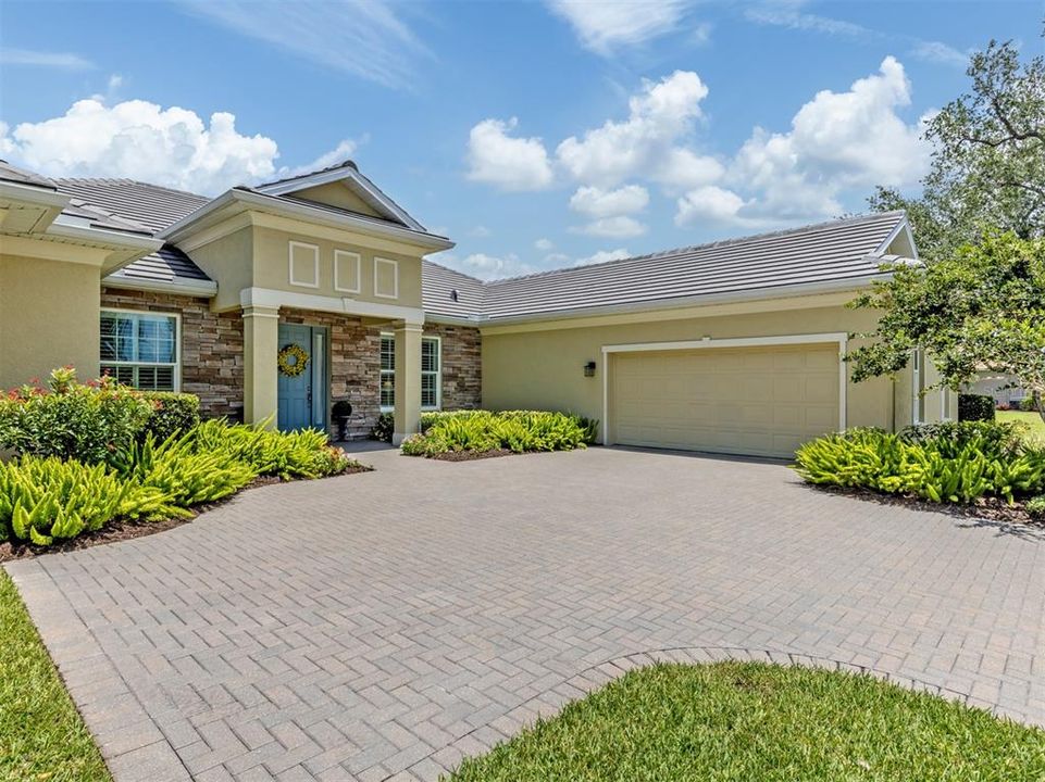 For Sale: $1,199,000 (3 beds, 3 baths, 3421 Square Feet)