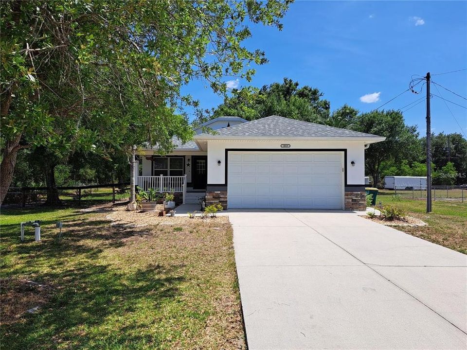 For Rent: $2,000 (2 beds, 2 baths, 1186 Square Feet)