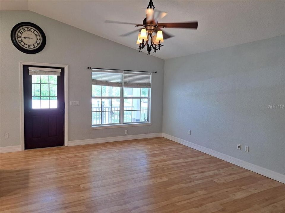 For Rent: $2,000 (2 beds, 2 baths, 1186 Square Feet)