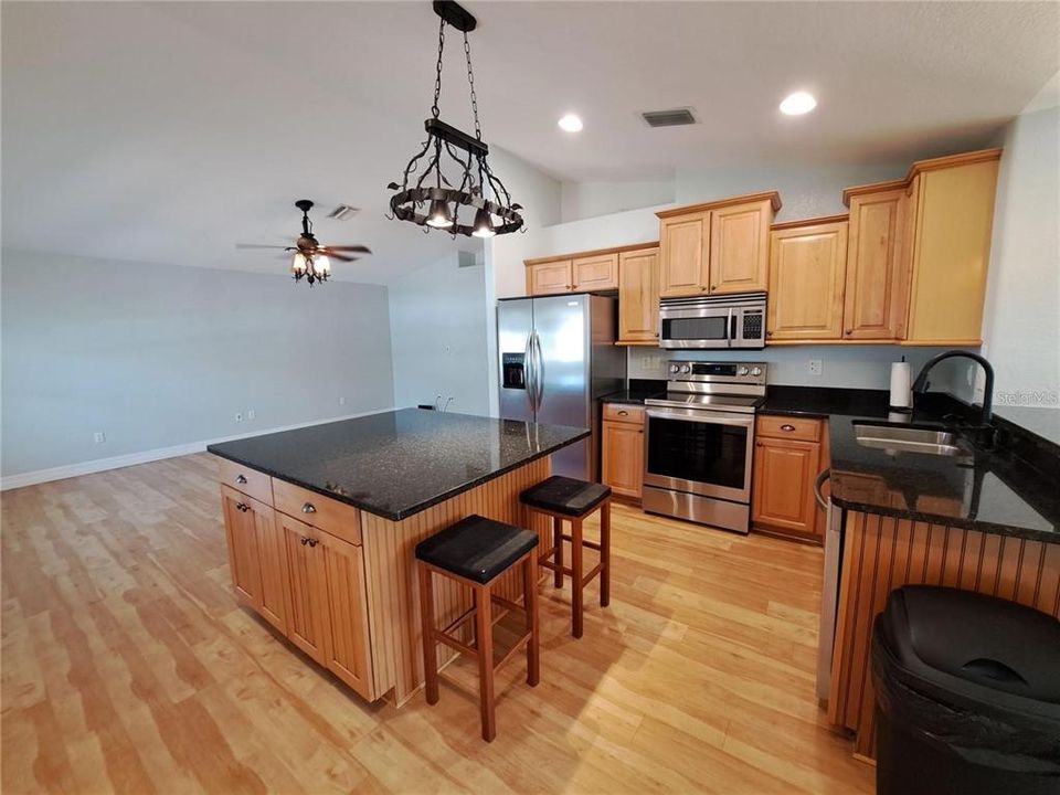 For Rent: $2,000 (2 beds, 2 baths, 1186 Square Feet)