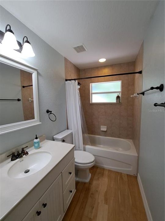 For Rent: $2,000 (2 beds, 2 baths, 1186 Square Feet)