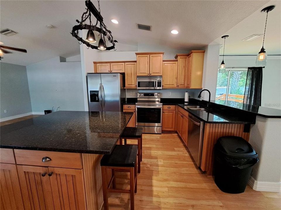 For Rent: $2,000 (2 beds, 2 baths, 1186 Square Feet)