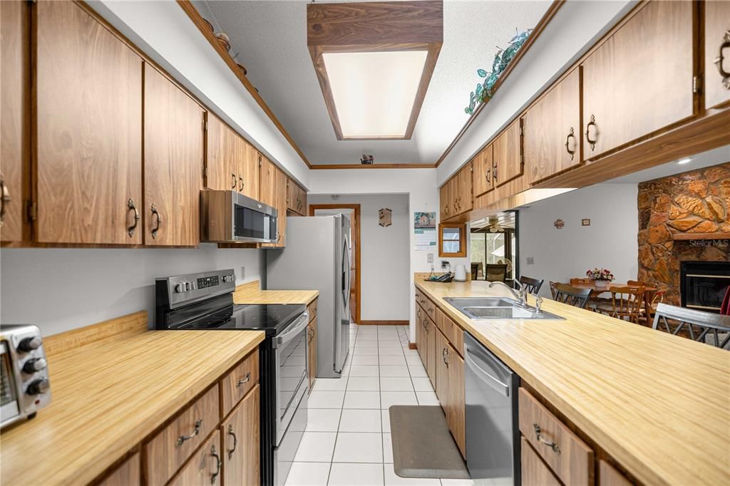 For Sale: $348,000 (3 beds, 2 baths, 1790 Square Feet)