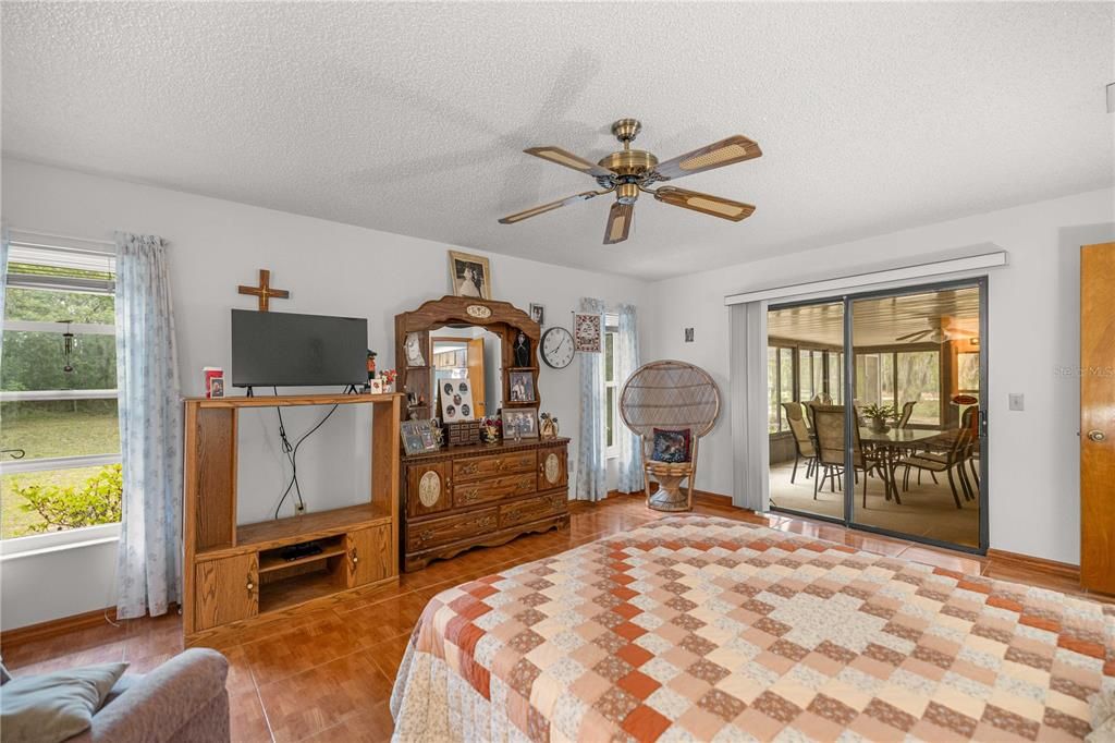 For Sale: $348,000 (3 beds, 2 baths, 1790 Square Feet)