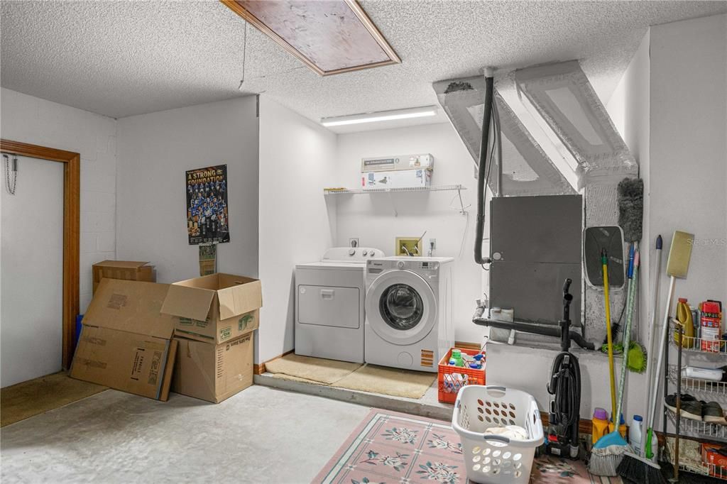For Sale: $348,000 (3 beds, 2 baths, 1790 Square Feet)